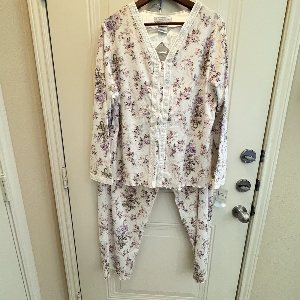 Earth Angels 2 Pc Pajama Set XL Floral Lace Trim Button Top Pants NWT